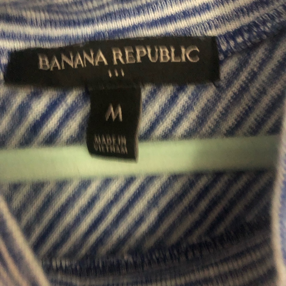 Size M Banana Republic top